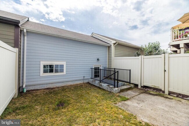 Building Photo - 459 Heartleaf Terrace SE