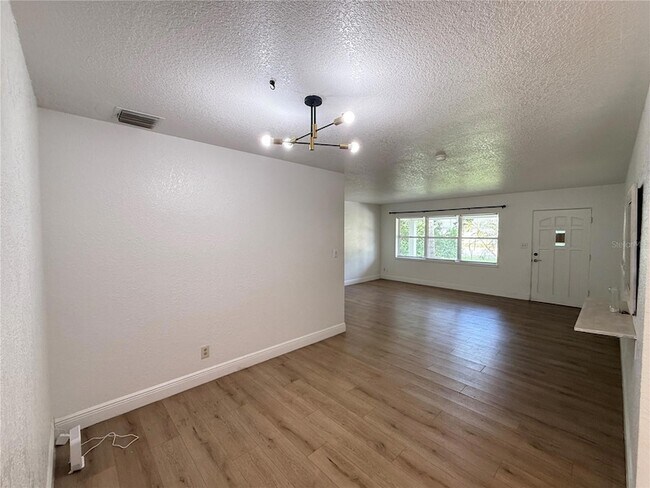 Building Photo - 524 N Lakemont Ave