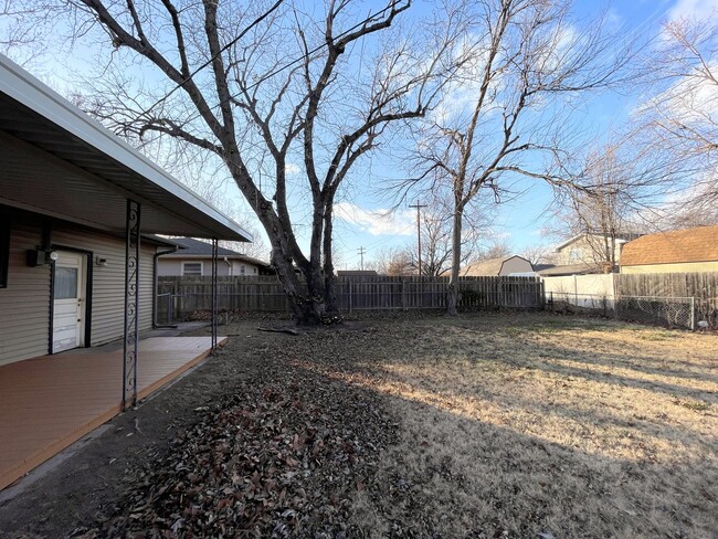 Building Photo - 3 Bedroom Home With  Basement