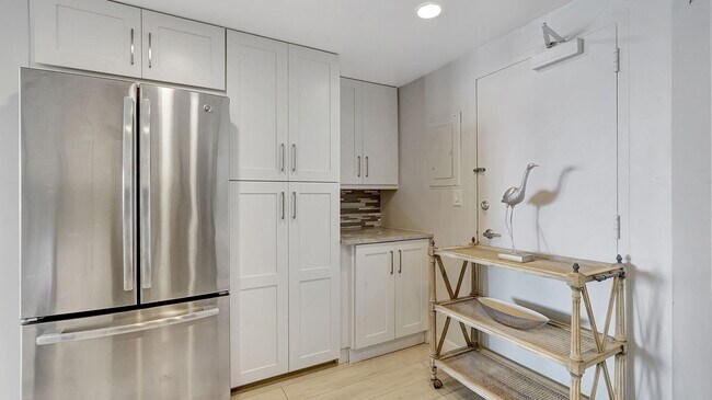 Building Photo - 3800 Galt Ocean Dr