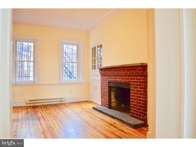 Building Photo - 510 S Front St