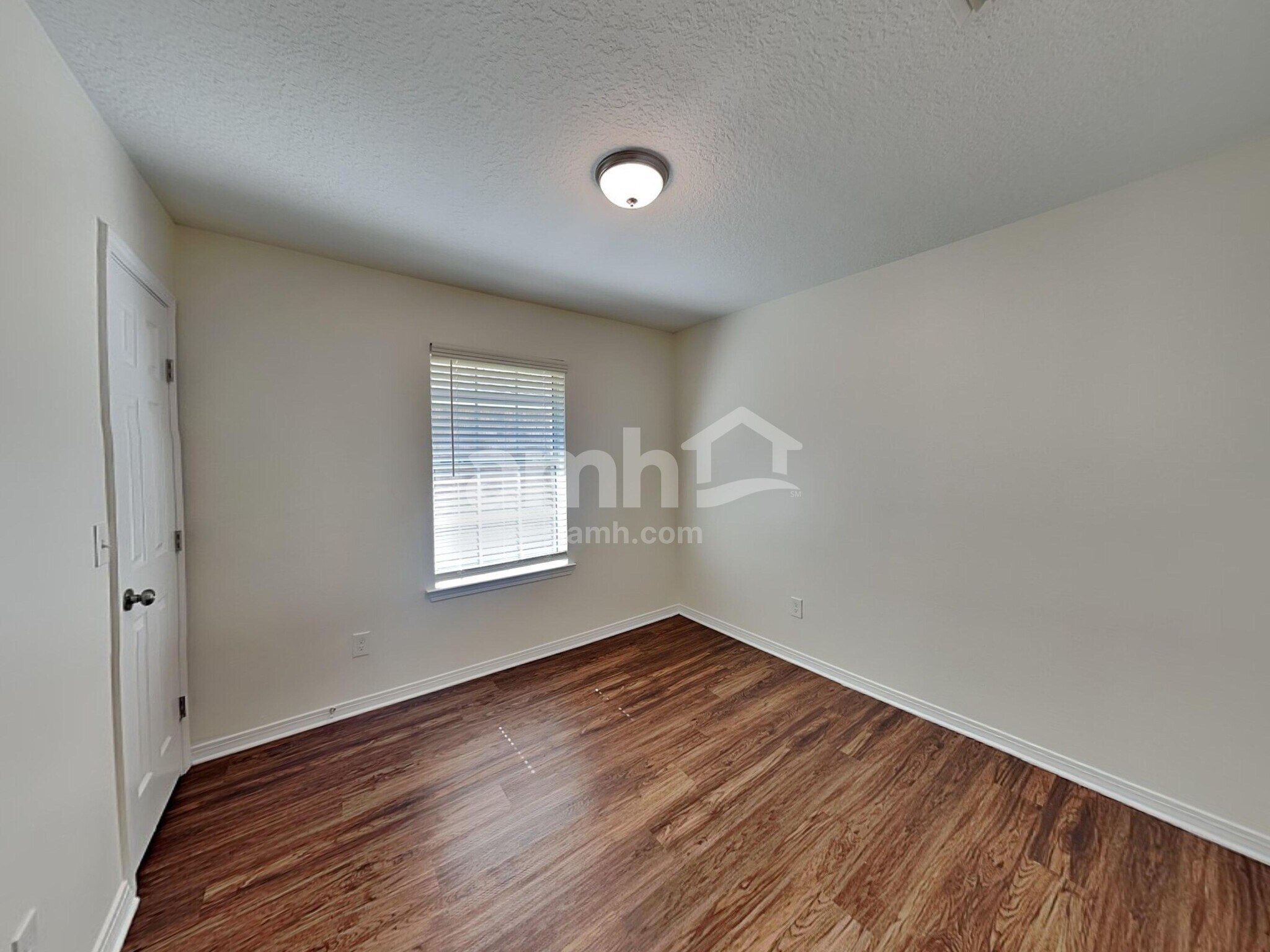 Building Photo - 3256 Silverado Cir