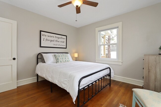 Building Photo - 215 E Cummings Ave