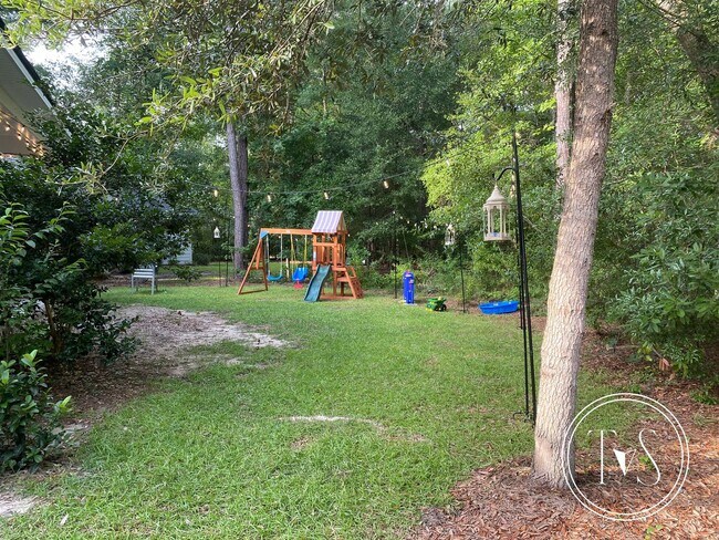 Building Photo - 125 Ridgewood Park Dr S