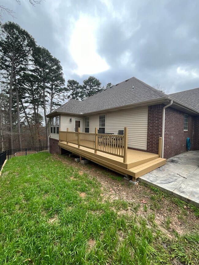 Building Photo - Spacious 4 Bedroom 2 bathroom House in Bella Vista READY FOR RENT *LIMITED OFFER