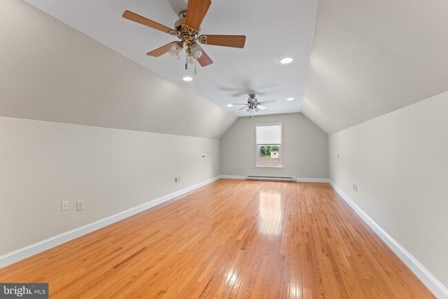 Building Photo - 8237 Hickory Dr