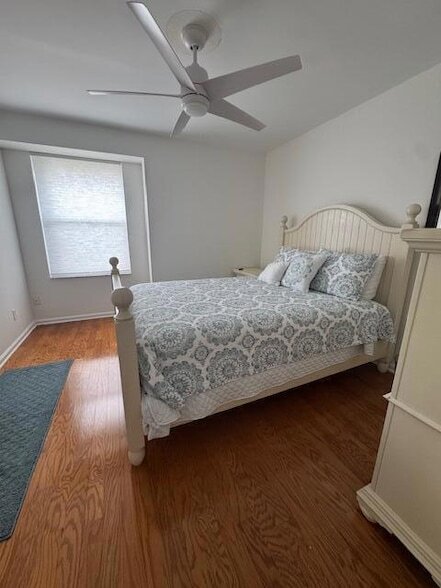 Building Photo - 2604 Fairway Dr N