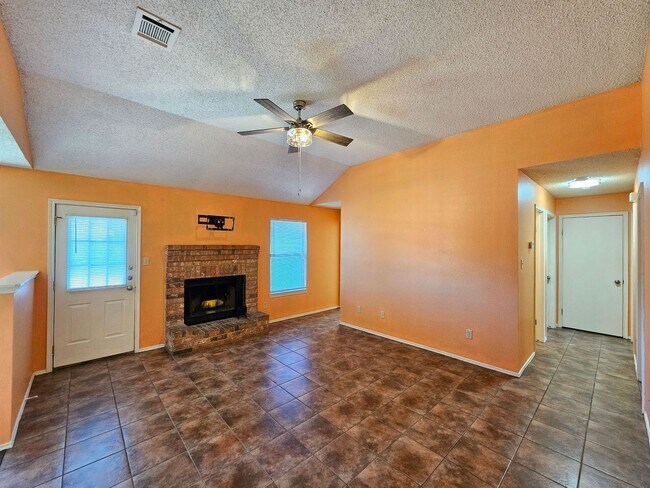 Building Photo - 1507 Nina Dr