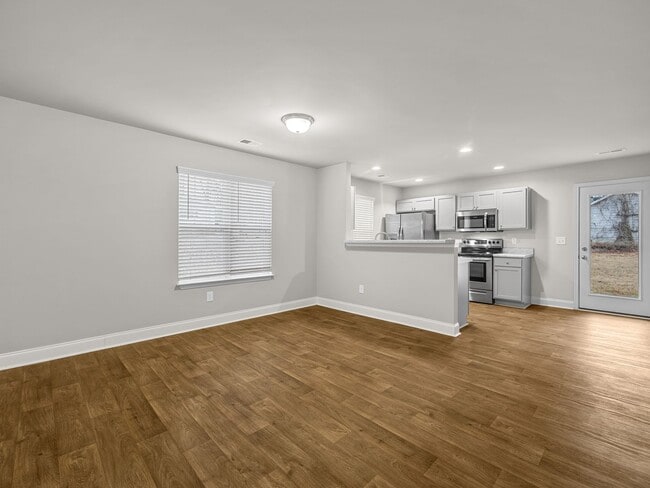 Building Photo - Charming two bedroom two and a half bathroom ready for you to call home!