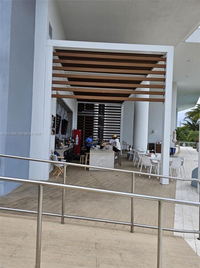 Building Photo - 16385 Biscayne Blvd