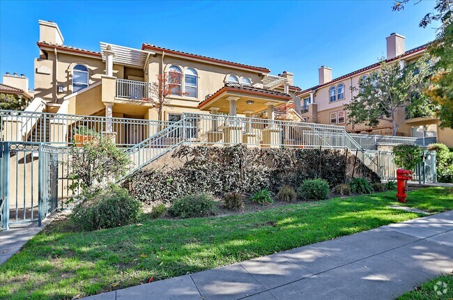 Building Photo - 952 S 11th St