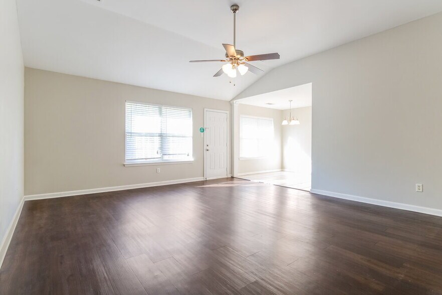 Building Photo - 145 Pine Ridge Ln