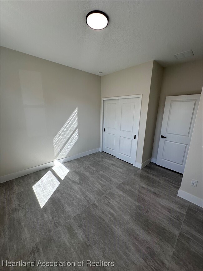 Building Photo - 703 Aston Martin Dr