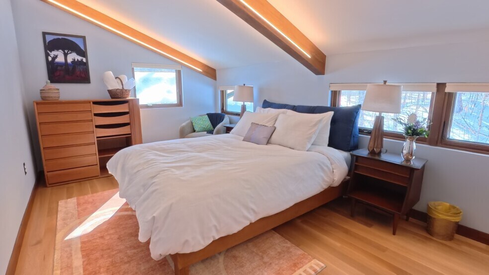 Building Photo - 64 Newcomb Rd