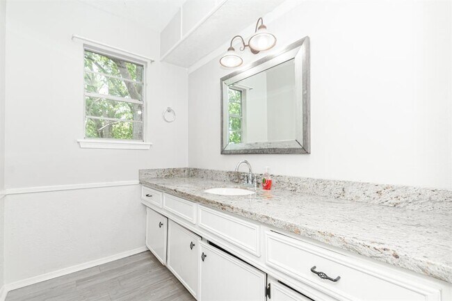 Building Photo - 5414 Forest Timbers Dr