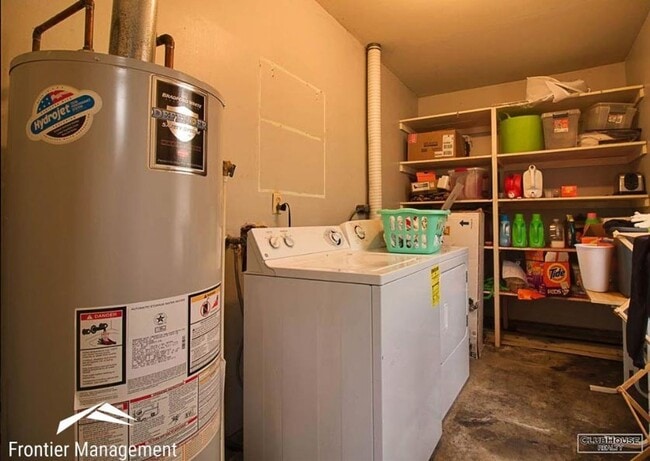 Building Photo - 4 Bedroom Home with Amazing Features Avail...