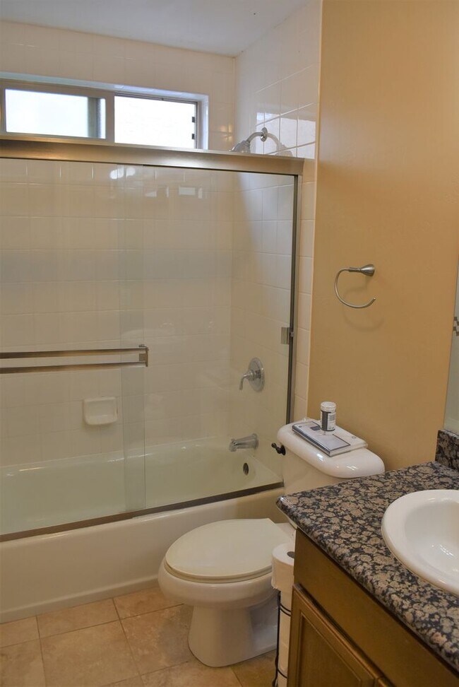Building Photo - 1 Bedroom Condo in the Tapestry Community of Imperial Beach