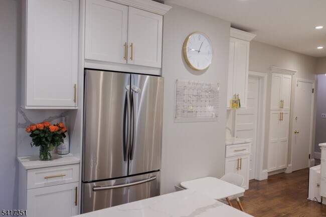 Building Photo - 33 Claremont Ave