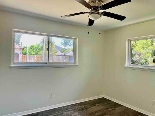 Building Photo - 8106 Mullins Dr