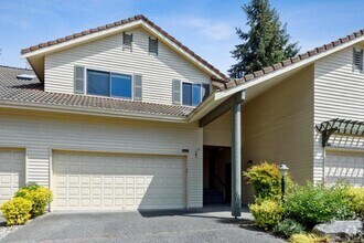 Building Photo - 3 bedroom in Bellevue WA 98007
