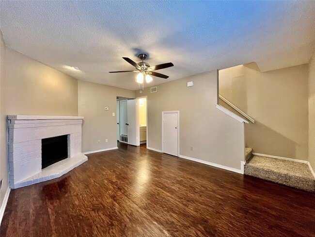 Primary Photo - 3047 Olympia Dr