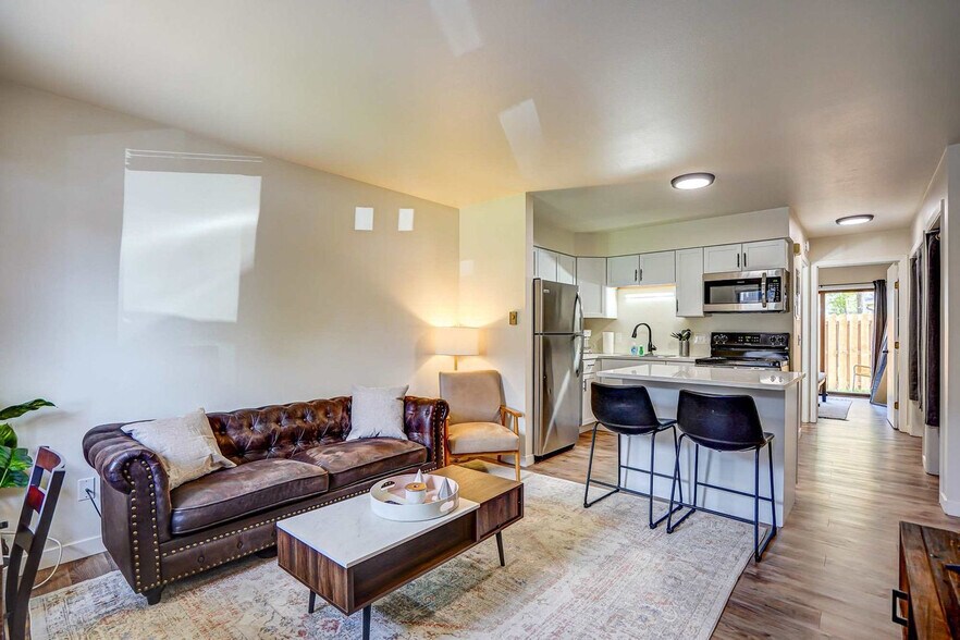 Building Photo - 1217 E Wilson St