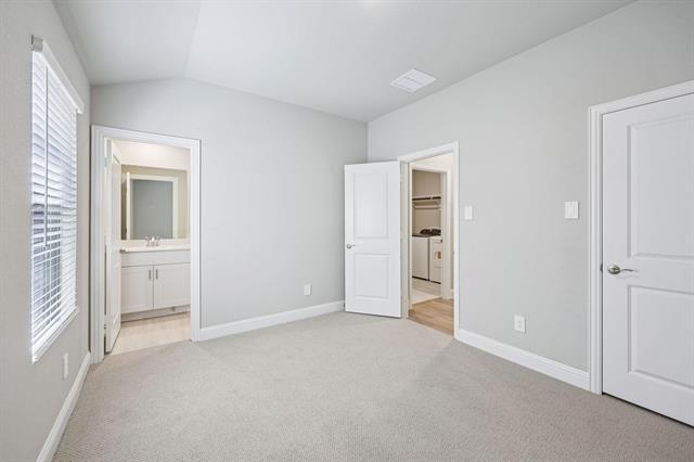 Building Photo - 409 Midnight Oak Dr