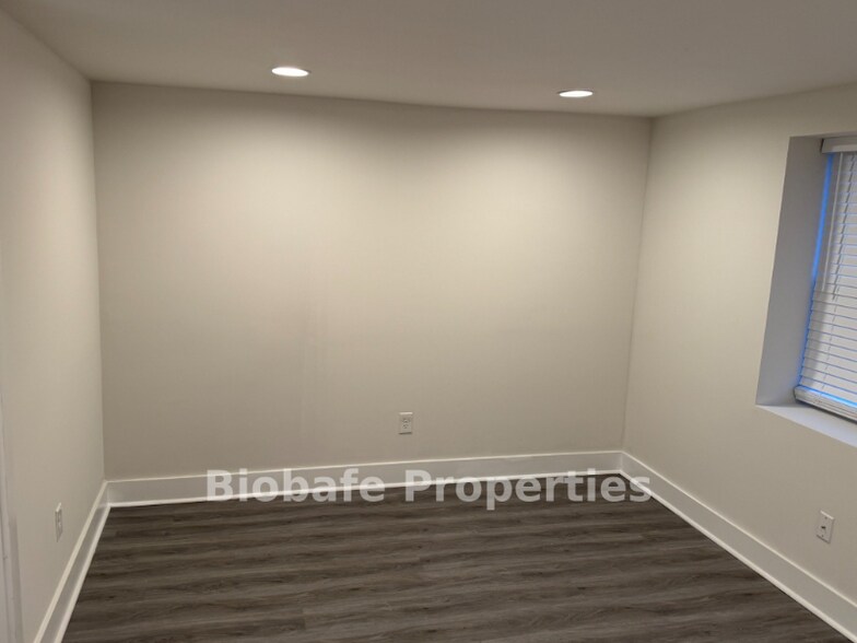 Building Photo - 176 Cloud St