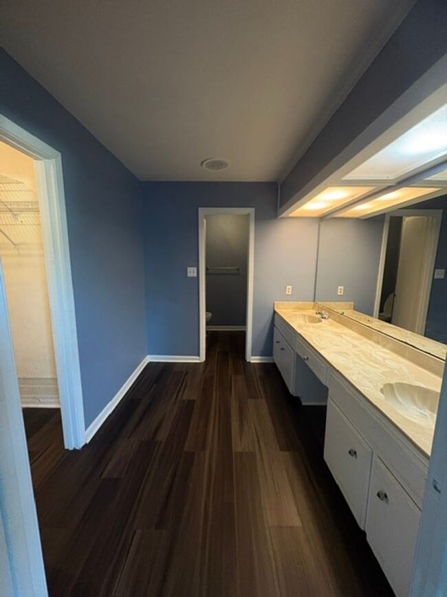 Building Photo - Renovated 4 Bedroom 2 Bath Home for Rent!!