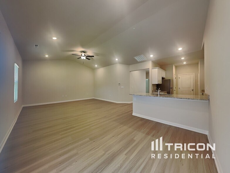 Building Photo - 1437 Nia Rd