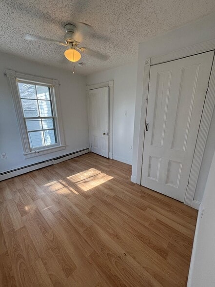 ROOM 1 - 54 Hamburg Ave