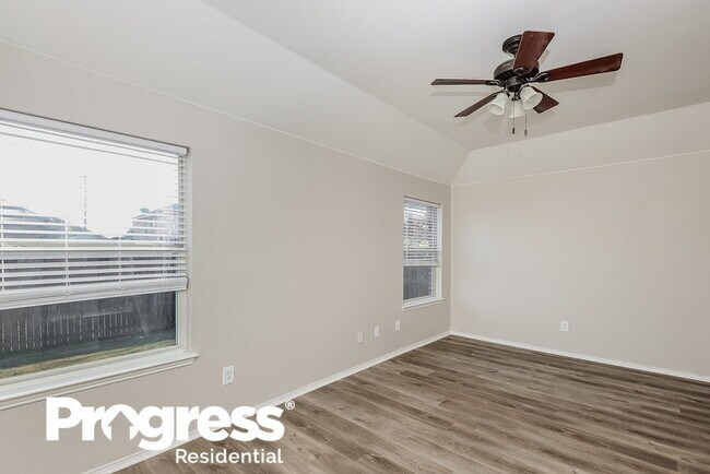 Building Photo - 320 Foreston Dr
