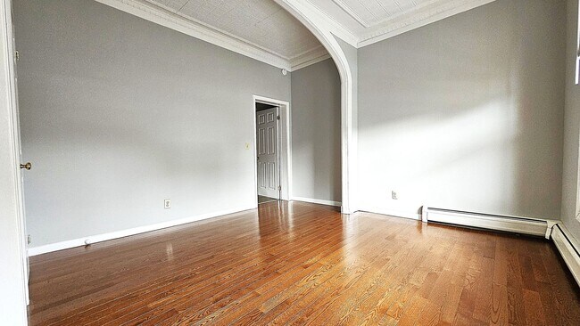 Building Photo - 158 Main St