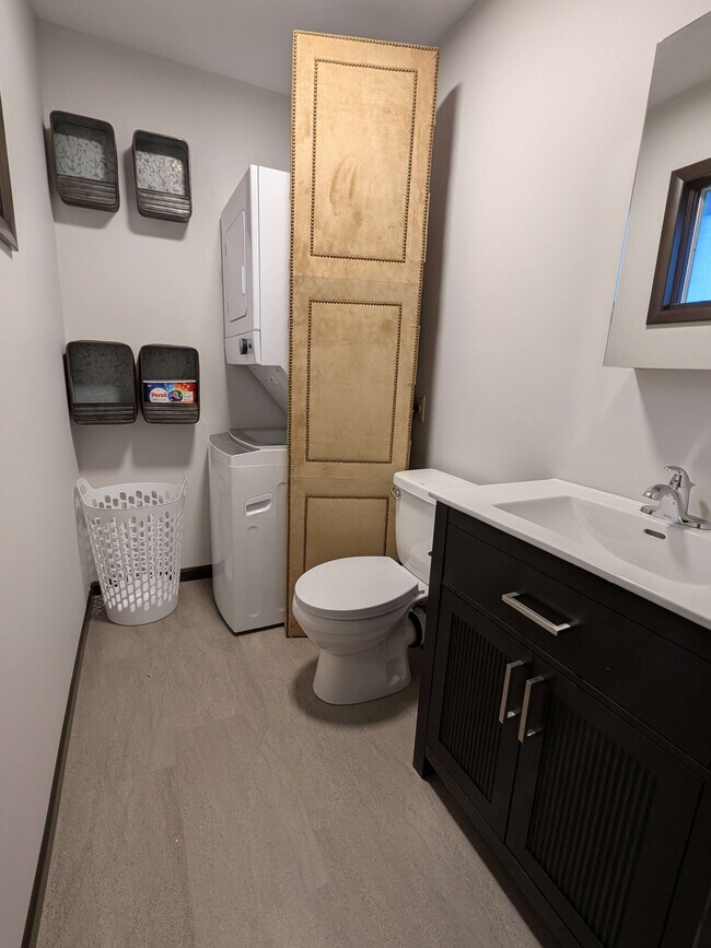 Building Photo - 8906 Erie St