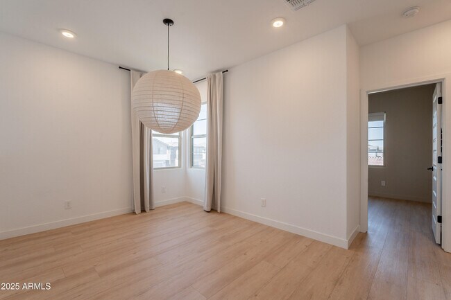 Building Photo - 4831 S Molly