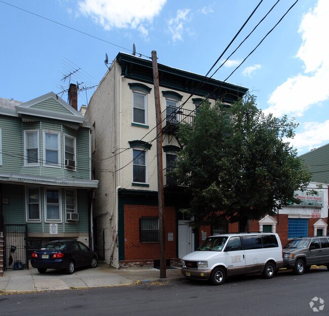 Primary Photo - 96 Union St