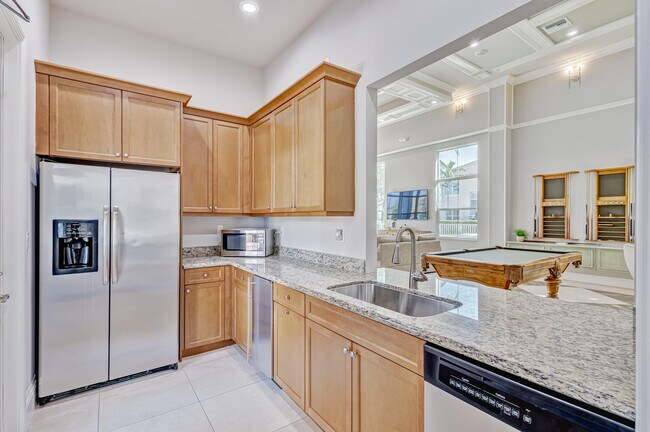 Building Photo - 5208 Cambridge Ct