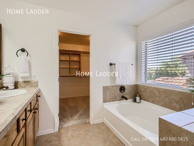 Building Photo - 29683 N 69th Dr