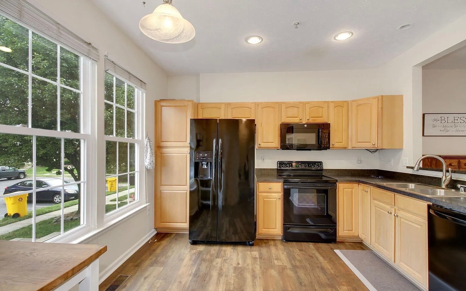 Building Photo - 254 Seneca Ter