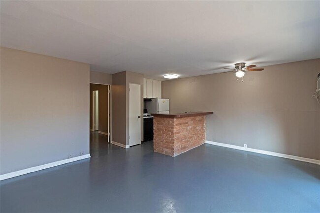 Building Photo - 1635 Kipling St