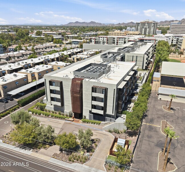 Building Photo - 2300 E Campbell Ave