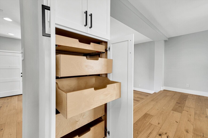 Pantry with soft-close pull-out shelves - 759 Border Ave