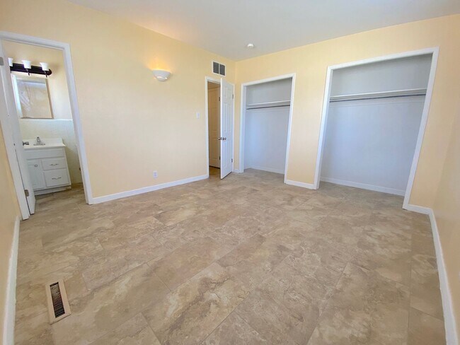 Building Photo - Northeast El Paso 3 Bed Refrig A/C! All Tile Flooring