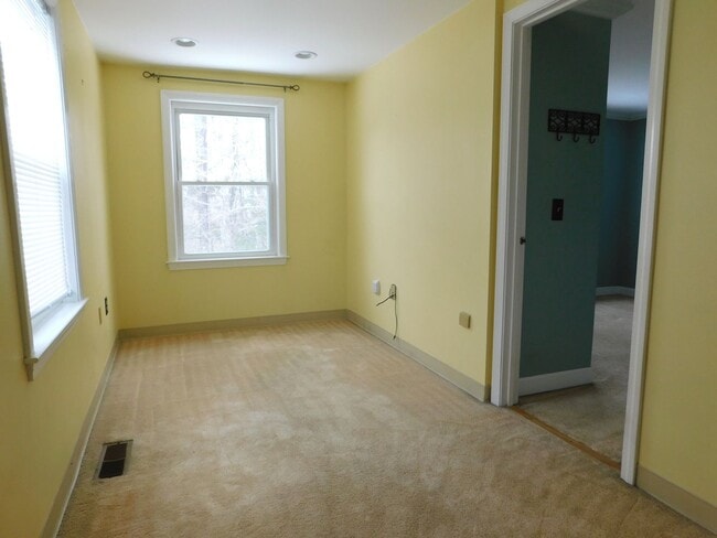 Building Photo - 3 Floor Condo Located In Country Setting -...