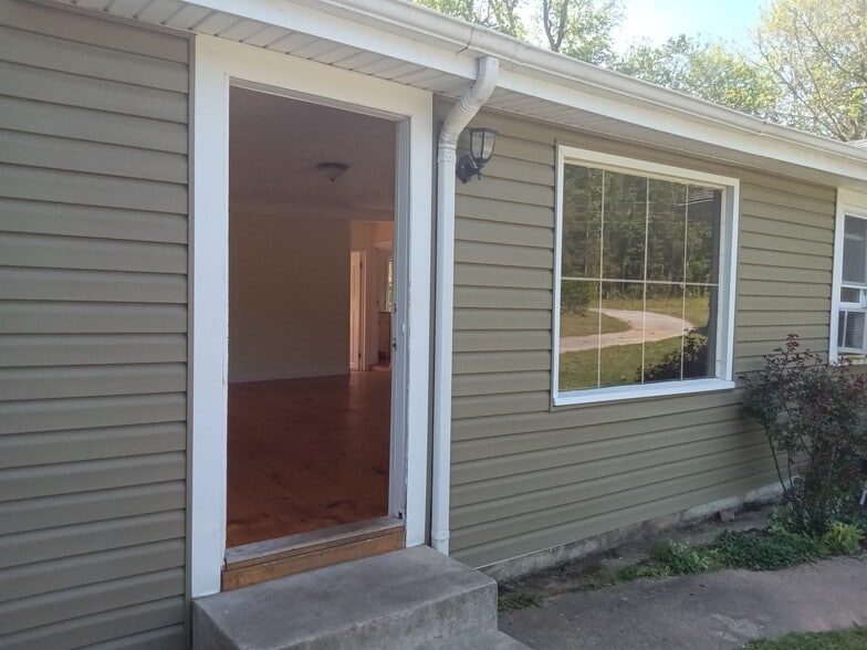 Building Photo - 166 Pleasant Ridge Rd