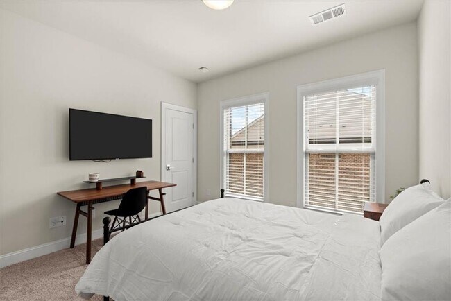 Building Photo - 4217 Deming Cir