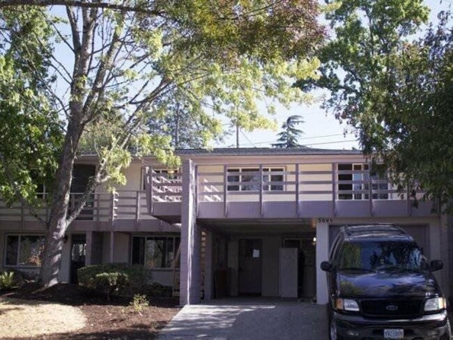 Primary Photo - Unique Home in South Campus Neighborhood