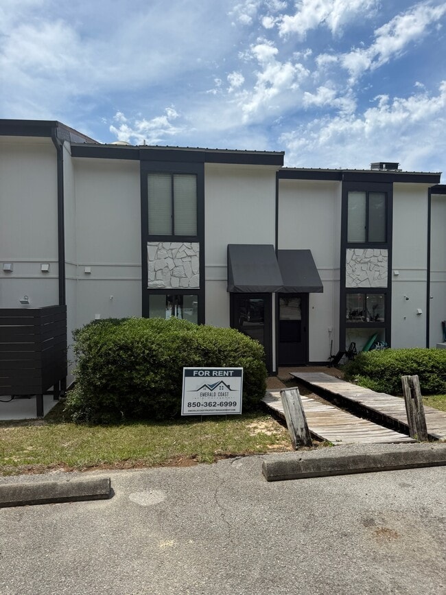 Building Photo - 70 Camp Creek Rd N