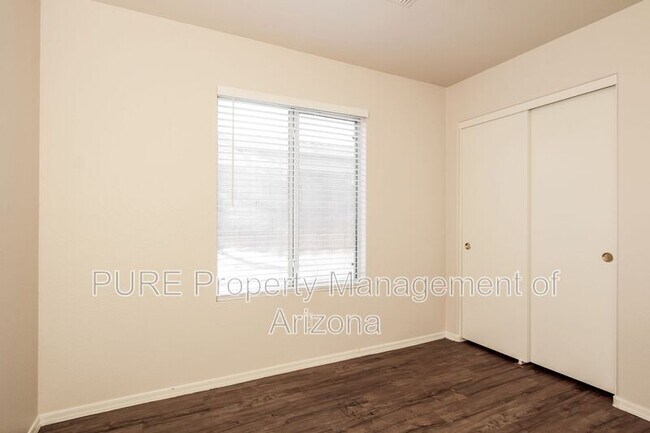 Building Photo - 3526 W Questa Dr