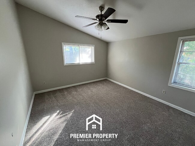 Building Photo - Charming 3BR/1.5BA in 38118 | Vaulted Ceilings, Fireplace & Formal Dining
